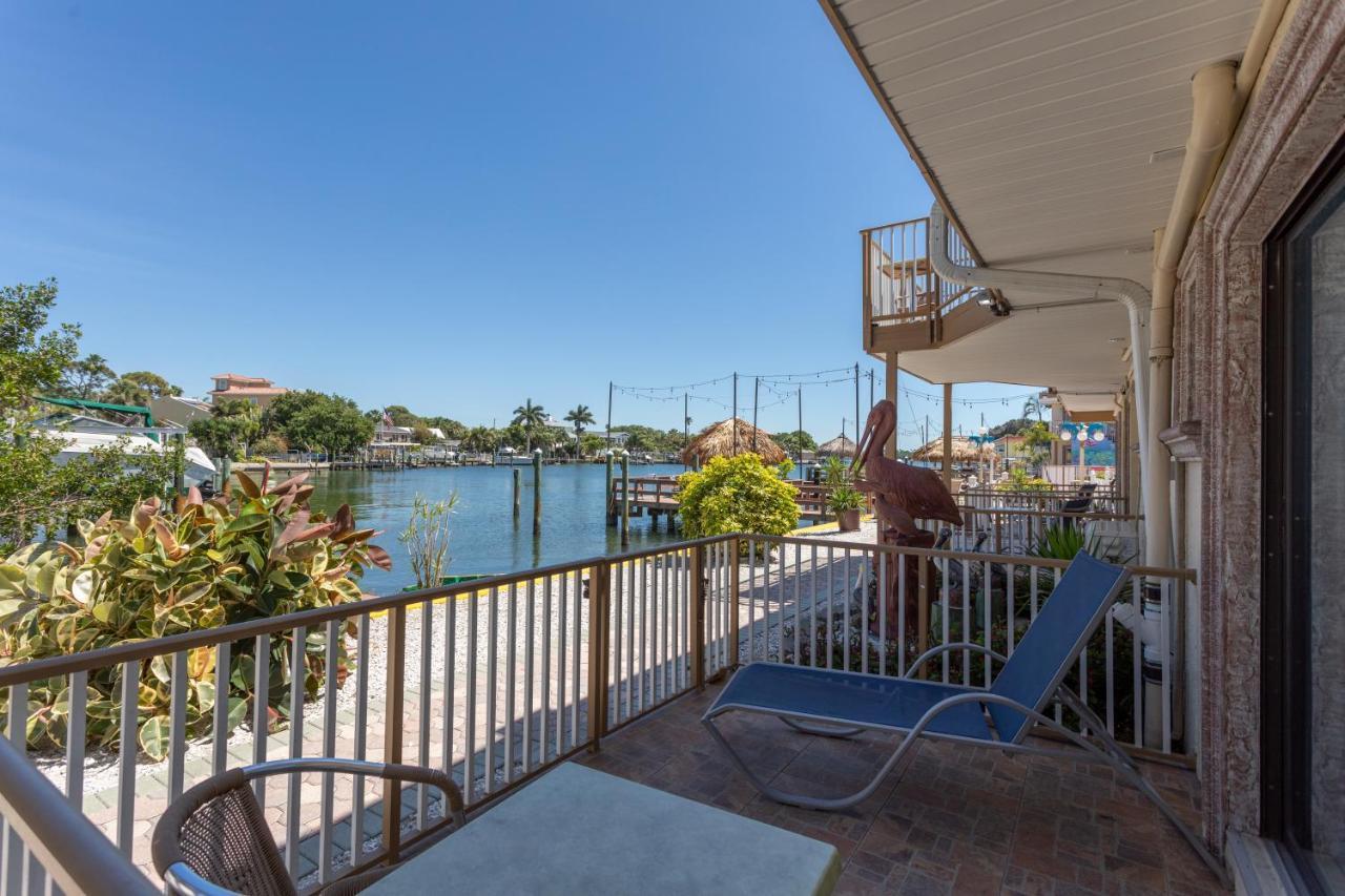 Bayview Plaza Waterfront Resort St. Pete Beach Rom bilde
