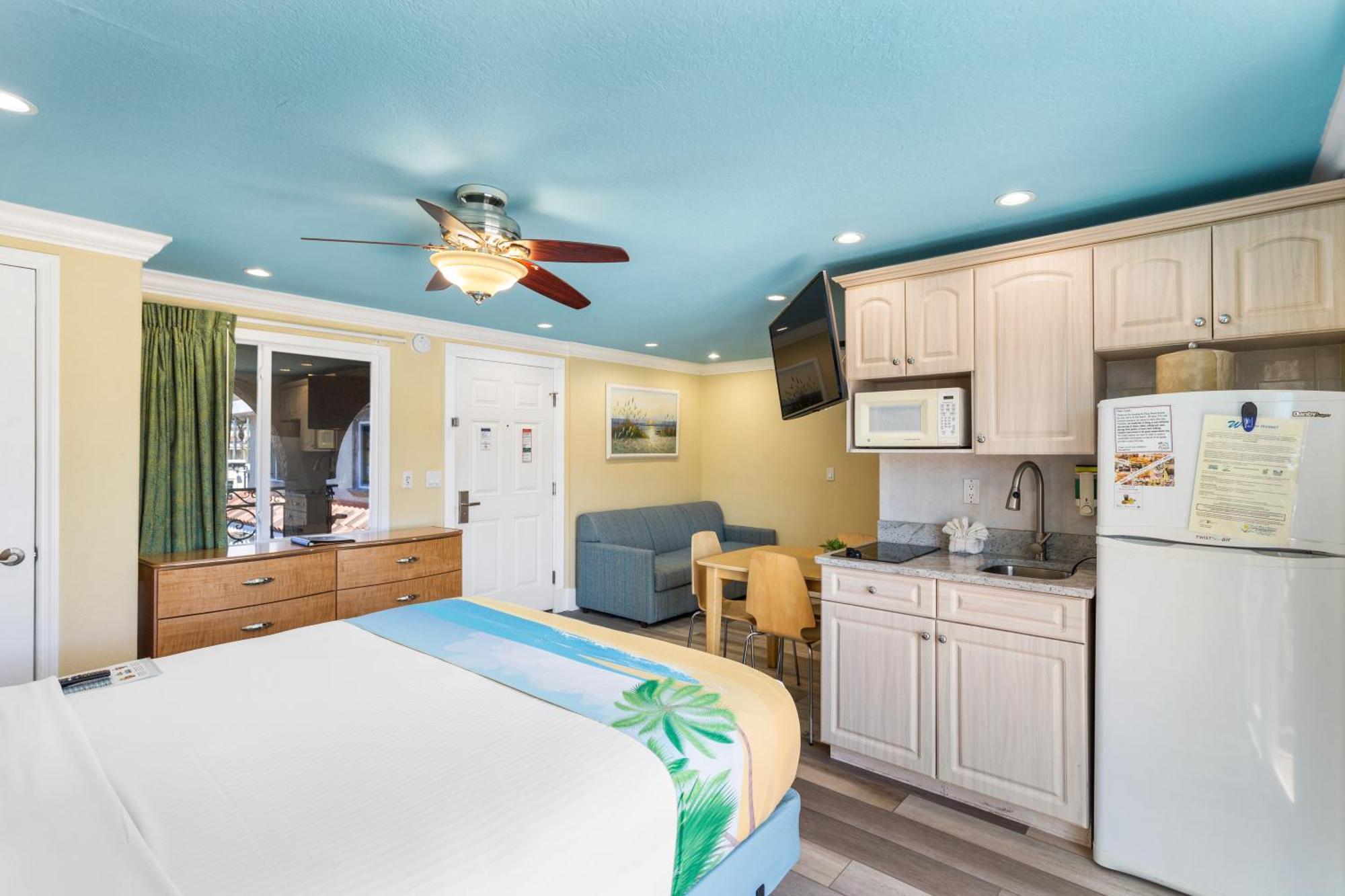 Bayview Plaza Waterfront Resort St. Pete Beach Rom bilde