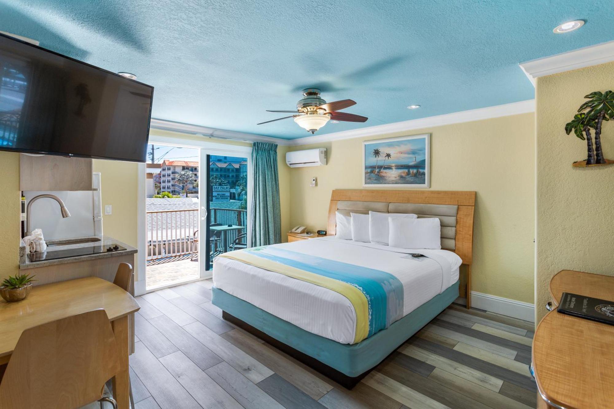 Bayview Plaza Waterfront Resort St. Pete Beach Rom bilde