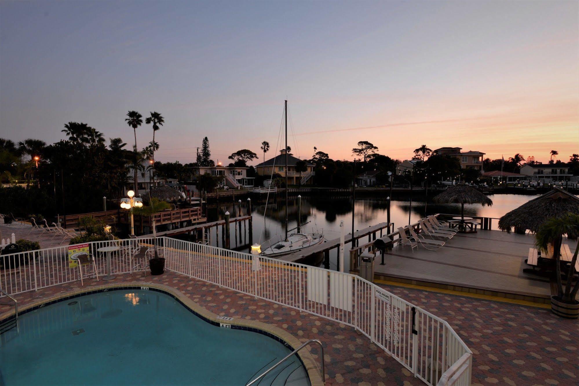 Bayview Plaza Waterfront Resort St. Pete Beach Eksteriør bilde