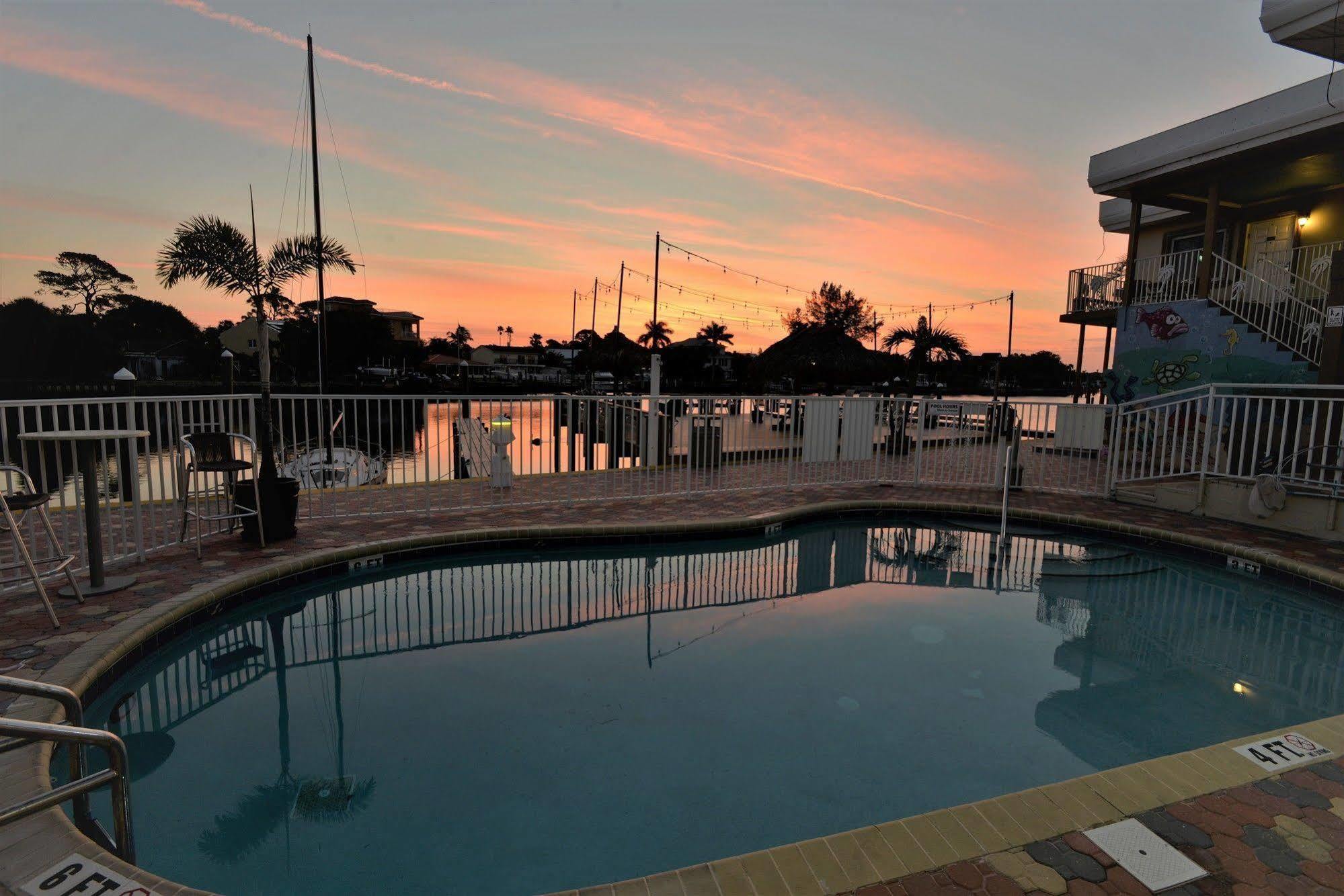 Bayview Plaza Waterfront Resort St. Pete Beach Eksteriør bilde
